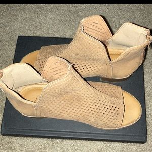 🖐🏼 girls heeled sandals 👡